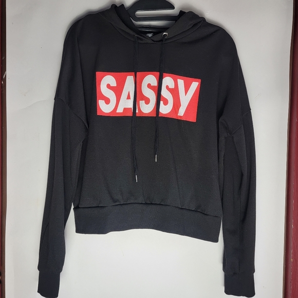 Rue21 Cropped Sassy Black Sweatshirt Hoodie Sz M - Picture 1 of 5